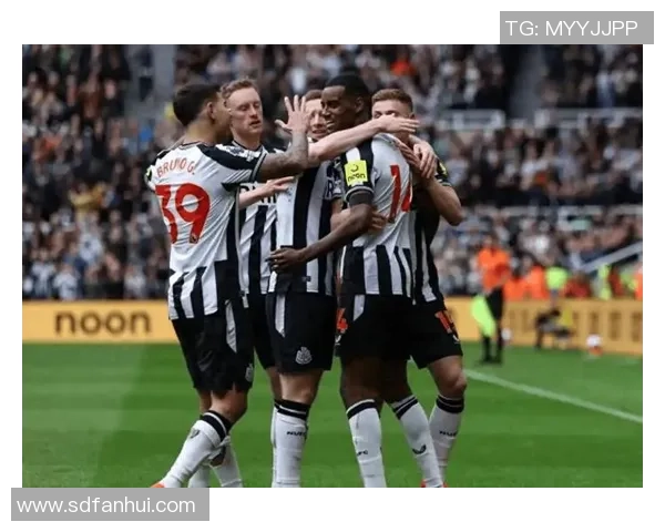 友谊赛精彩回顾拜仁凭点球险胜那不勒斯全场沸腾