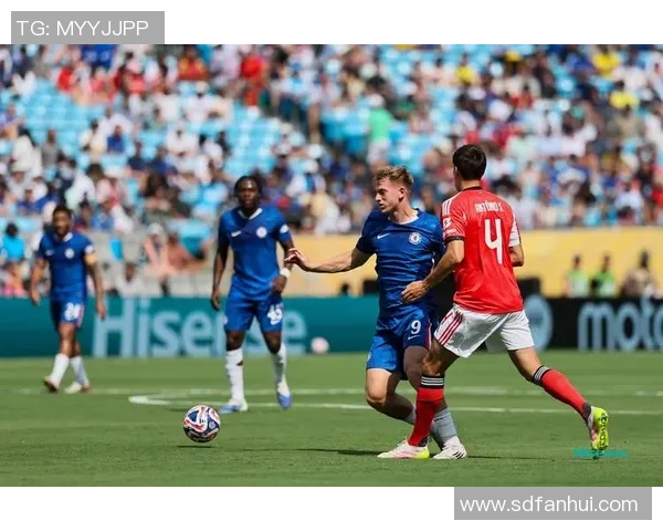 英超激战本菲卡与巴黎圣日耳曼握手言和红牌事件引发全场热议